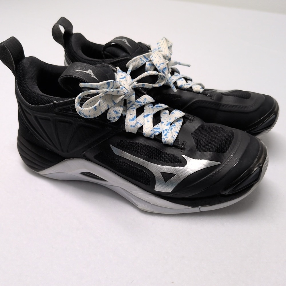 Mizuno Wave Momentum Size 11